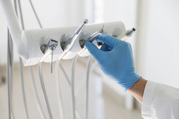 Professional Emergency Dentist technician working in Waverly, IL